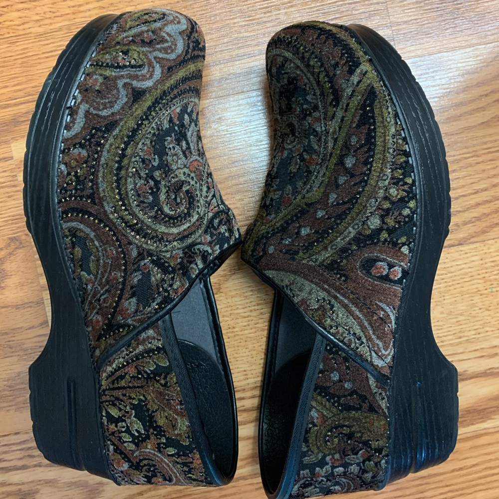 Shoes are in excellent condition.